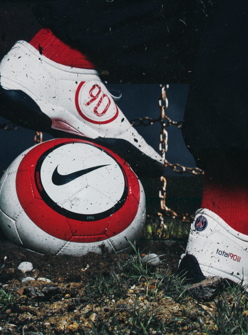 PSG x Nike T90